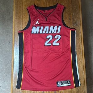 Jimmy Butler 2022/23 Miami Heat Swingman Jersey - Statement Edition
